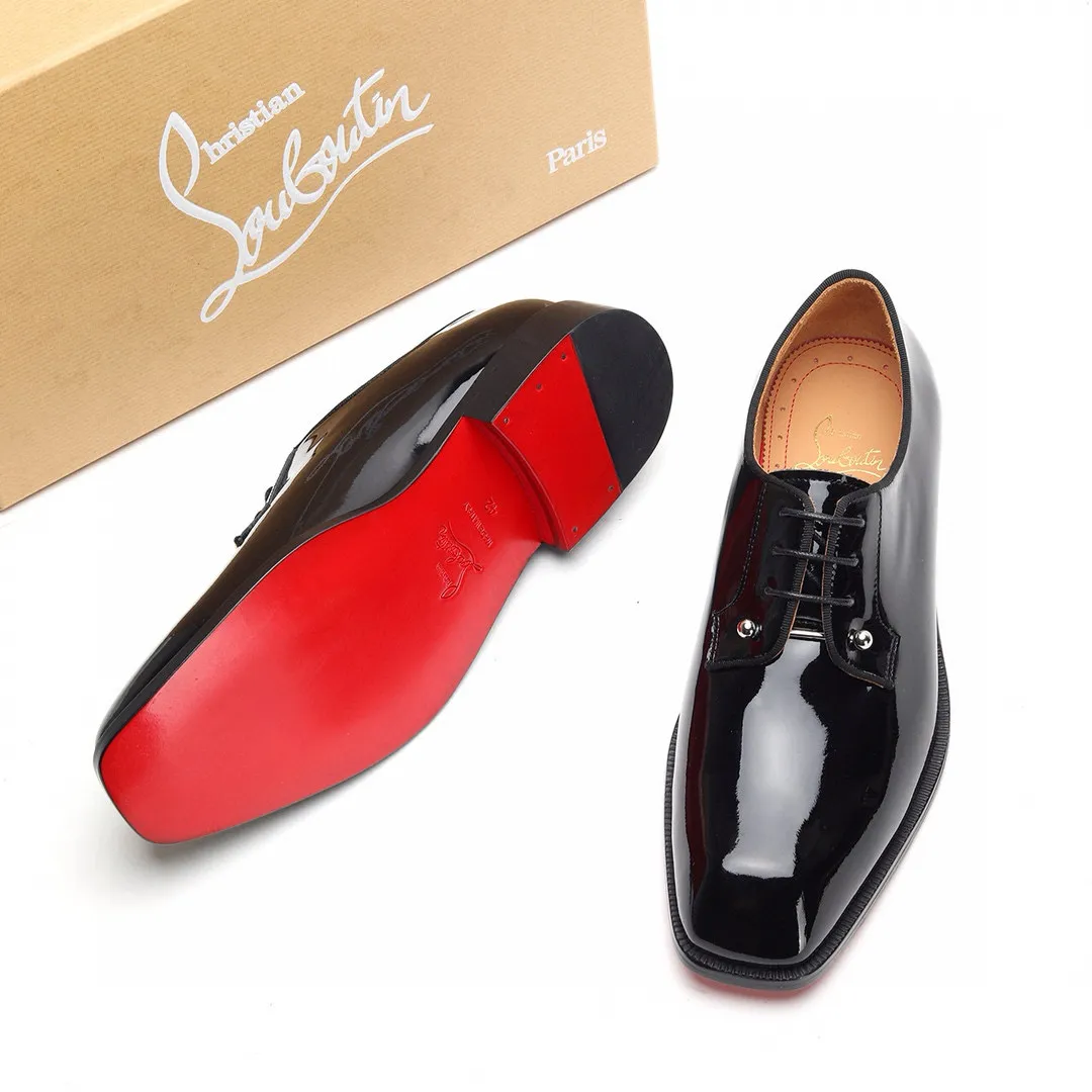 Batch 1,080 yuan 💰••New real shots••CL～High-end men’s 👔casual•loafers with red soles! ••🆑Genuine and top-quality goods from original orders ••✅💯 Purchase goods from top-quality original orders! Original imported patterned cowhide ➕Imported cowhide lining ➕Cowhide feet ➕Original leather outsole~🉑️Feel free to compare the authentic ones! Size: 38-44 (45.46.47 can be customized)